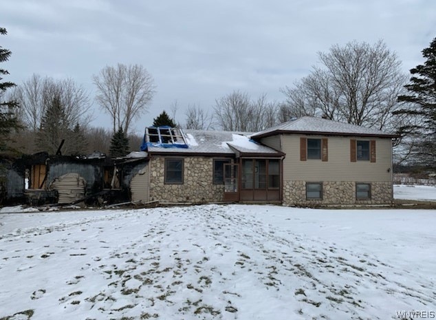 5497 Mapleton Rd, Lockport, NY 14094 - photo 1