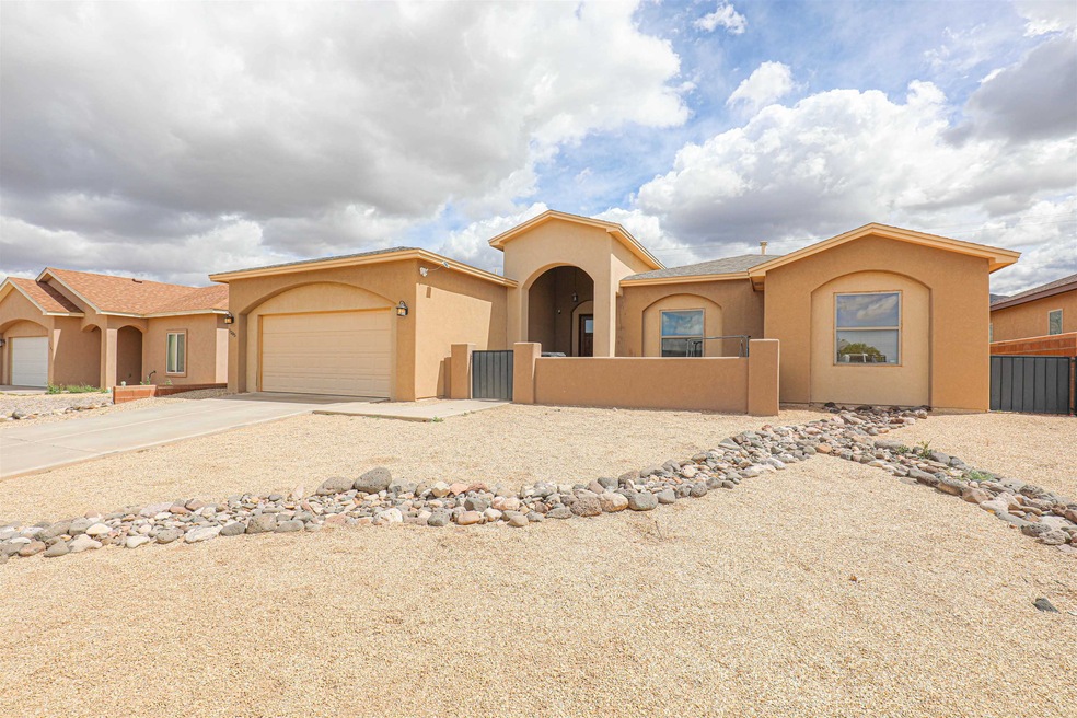1205 Santiago St, Alamogordo, NM 88310 - photo 1
