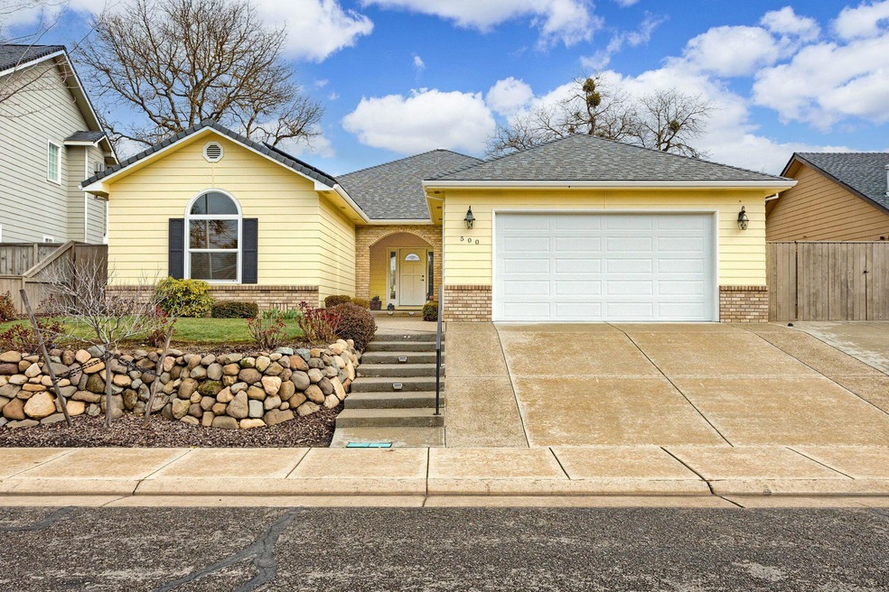 500 Ridgeway Ave, Central Point, OR 97502 - photo 1