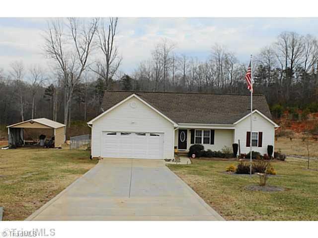 138 Westhaven Dr, Statesville, NC 28625 - photo 1