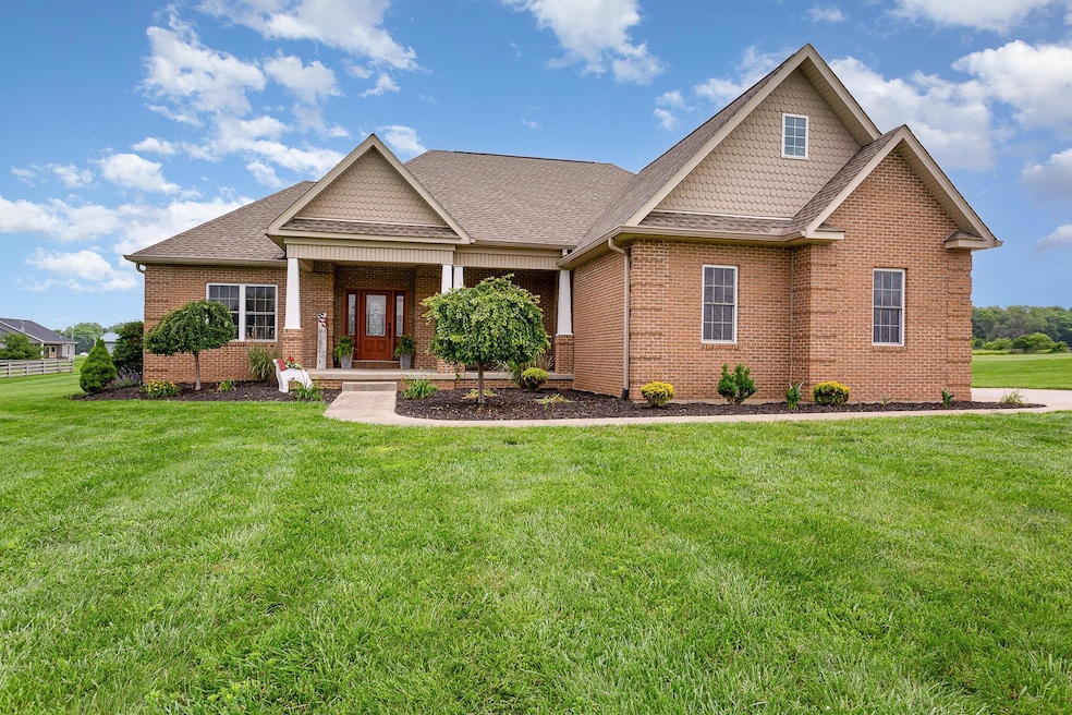 5582 Hayesville Rd, Circleville, OH 43113 - photo 1