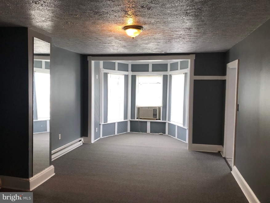 270 N Washington St unit APARTMENT A, Berkeley Springs, WV 25411 - photo 1