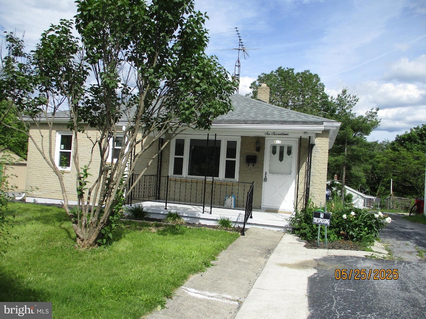 617 Albert St, Martinsburg, WV 25404 - photo 1