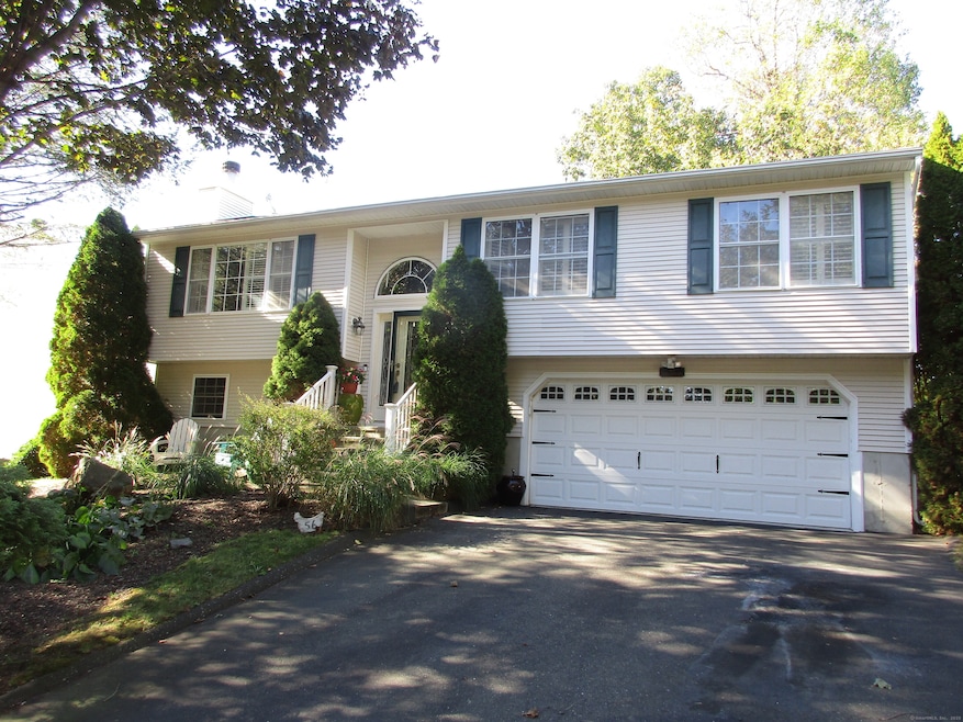 56 Down Draft Cir, West Haven, CT 06516 - photo 1