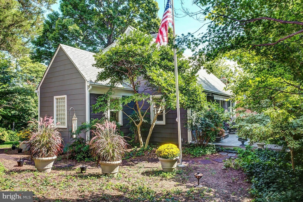 807 Rowen Rd, Silver Spring, MD 20910 - photo 1