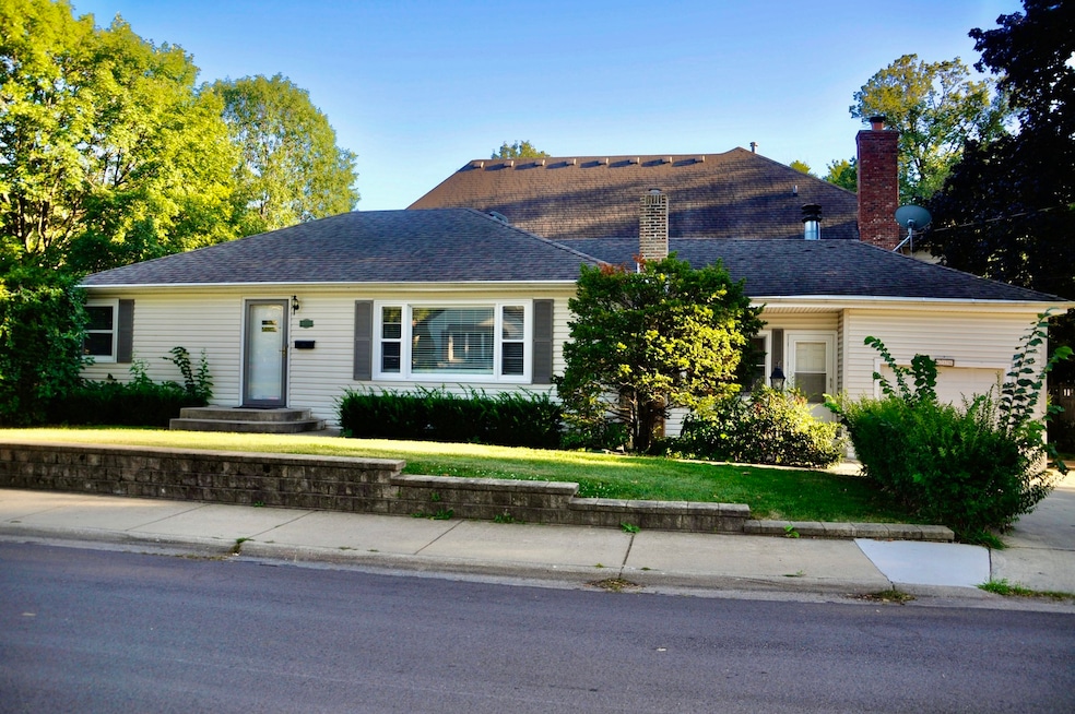 110 W 12th Ave, Naperville, IL 60563 - photo 1