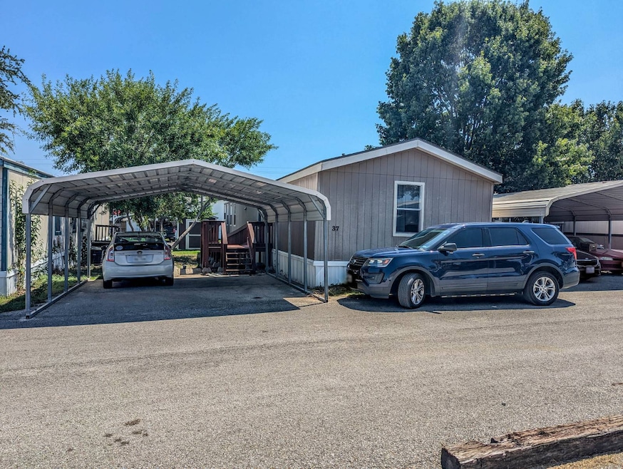 810 Bastrop Hwy unit 37, Austin, TX 78741 - photo 1