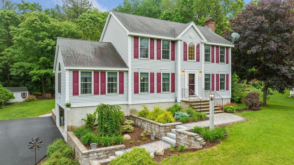 3 Saddleback Rd, Londonderry, NH 03053 - photo 1