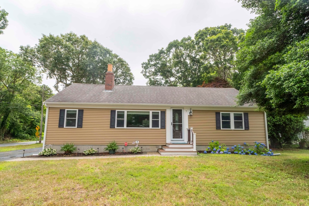7 Arbeta Rd, Hyannis, MA 02601 - photo 1