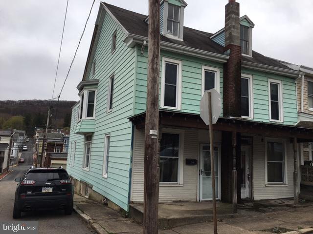 1402 Market St, Ashland, PA 17921 - photo 1
