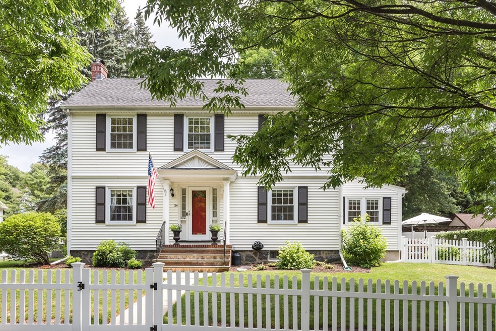 34 Linnet St, West Roxbury, MA 02132 - photo 1