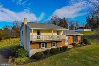 8199 Powder Ln, Zionsville, PA 18092 - photo 1