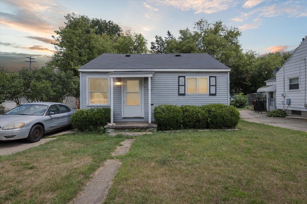 1529 S Pennsylvania Ave, Lansing, MI 48910 - photo 1