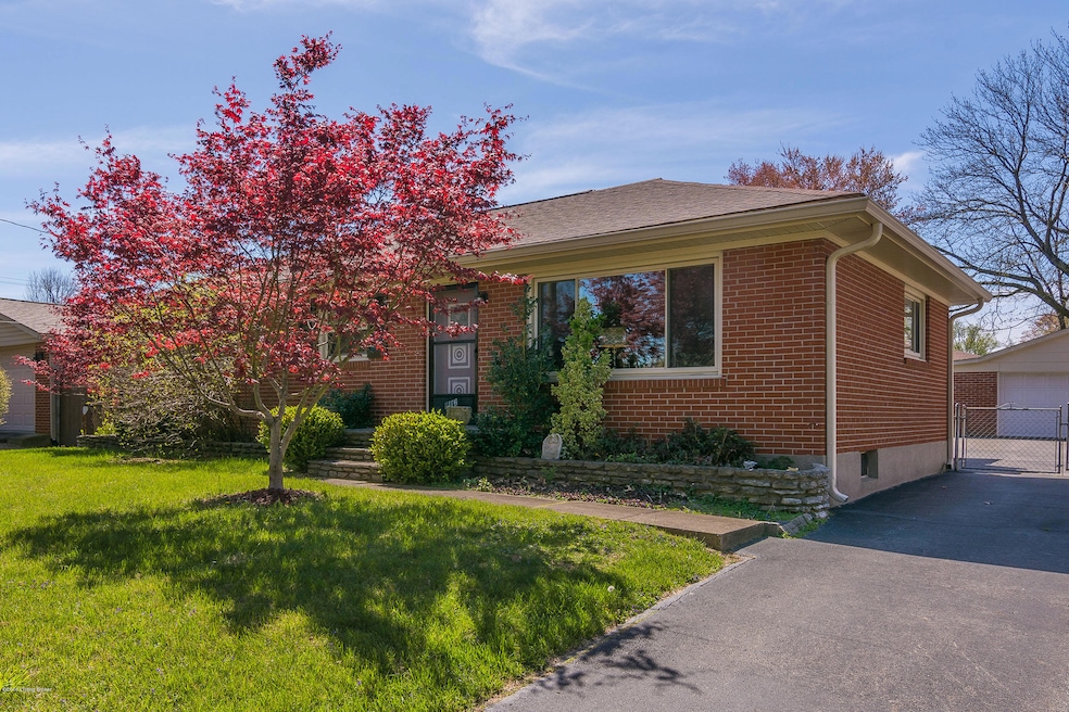 9112 Waltlee Rd, Louisville, KY 40291 - photo 1