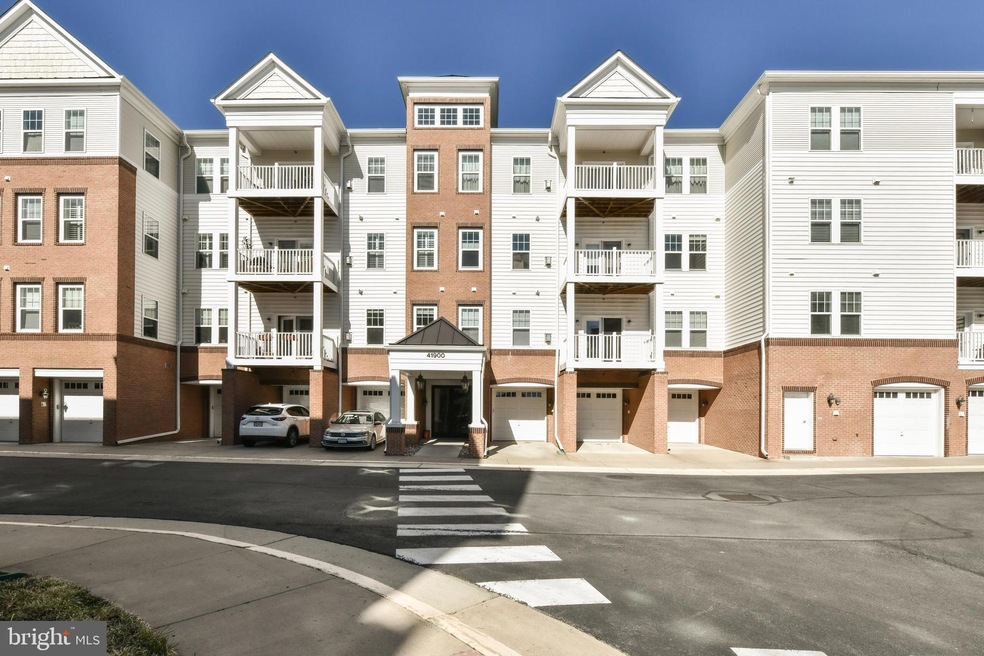 41900 Metamorphic Square unit F-106, Aldie, VA 20105 - photo 1