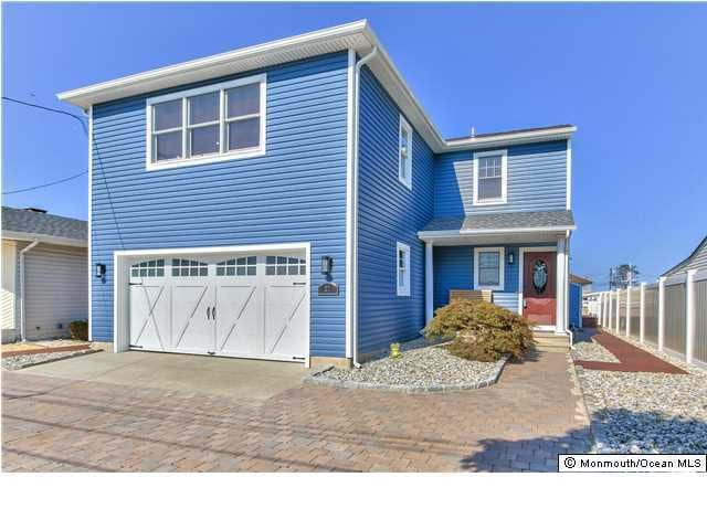 22 Neptune Rd, Toms River, NJ 08753 - photo 1