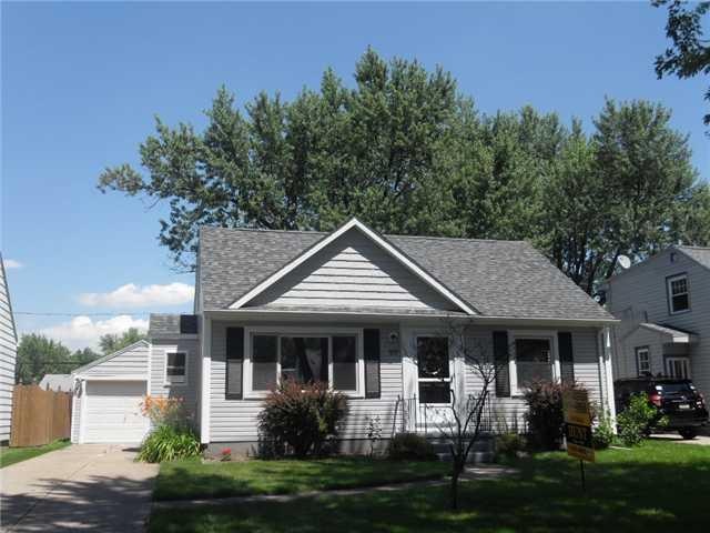 Exterior Front. New vinyl siding and roof, new kit