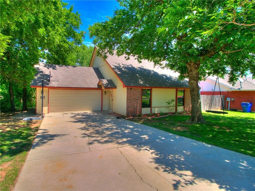 707 Rolling Meadow, Noble, OK 73068 - photo 1