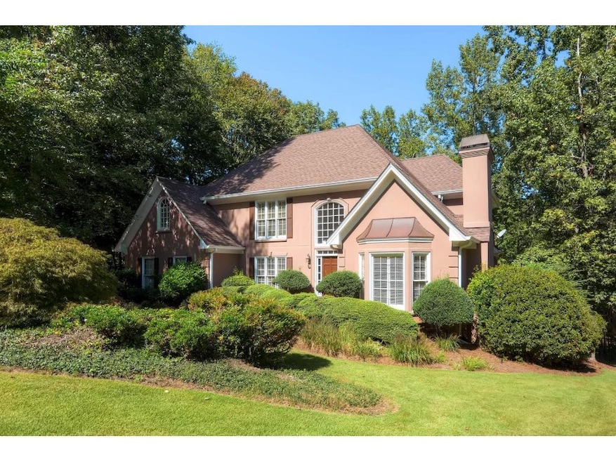 This home is situated in a quiet cul-de-sac in Hor
