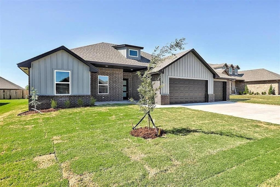 2008 W Flintlock Way, Mustang, OK 73064 - photo 1