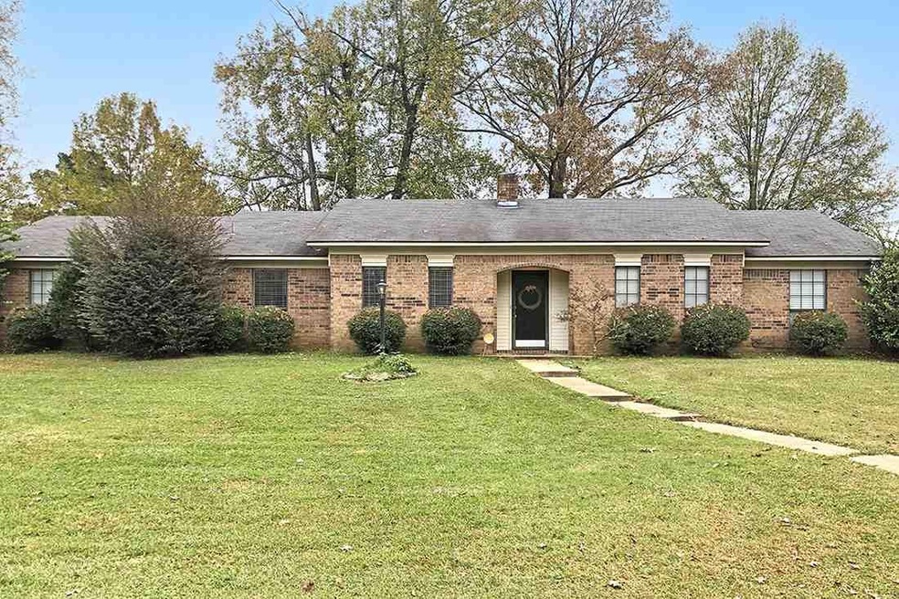 6204 Polly Dr, Texarkana, TX 75503 - photo 1