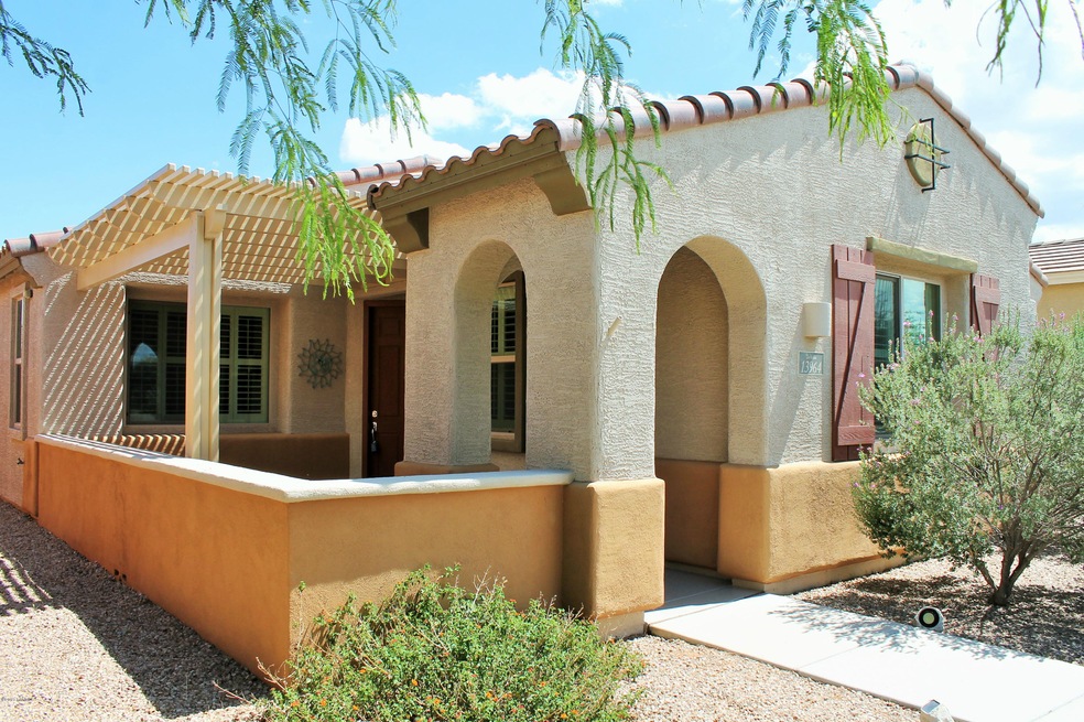 Front Entry & Courtyard