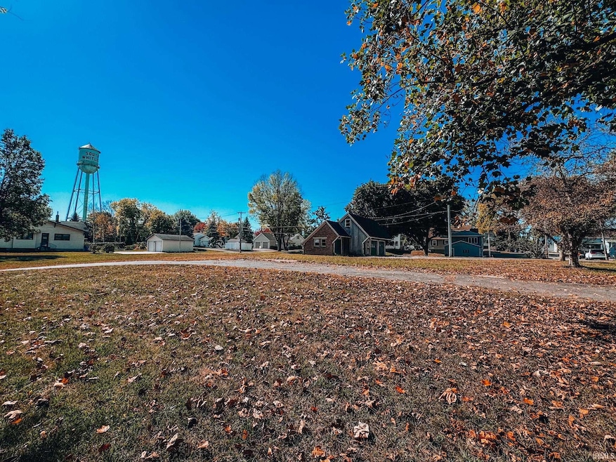 215 N State St, South Whitley, IN 46787 - photo 1