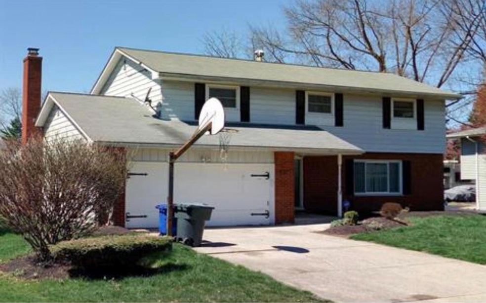 5713 Loganwood Rd, Columbus, OH 43229 - photo 1