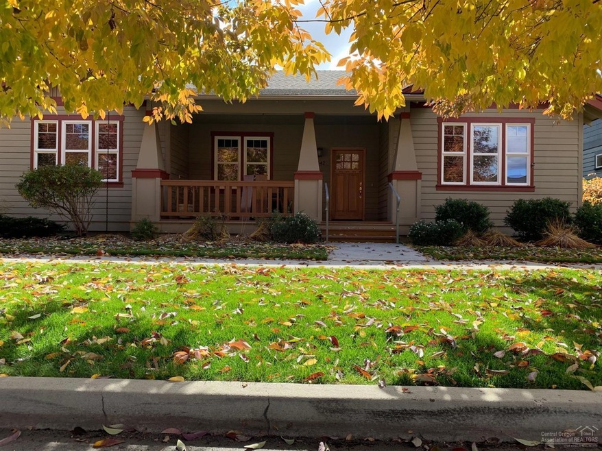 1642 NW Hickory Place, Redmond, OR 97756 - photo 1