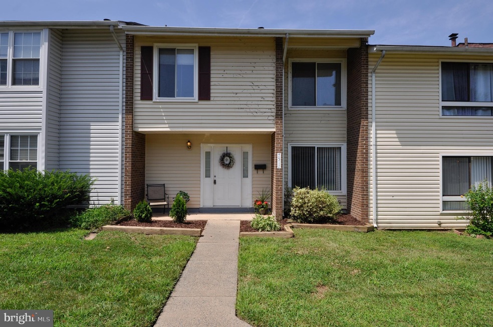 7511 Purdue Ct unit 10, Manassas, VA 20109 - photo 1