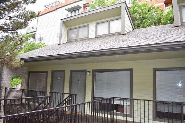 2/1 condo just a stone throw away from UT campus, 
