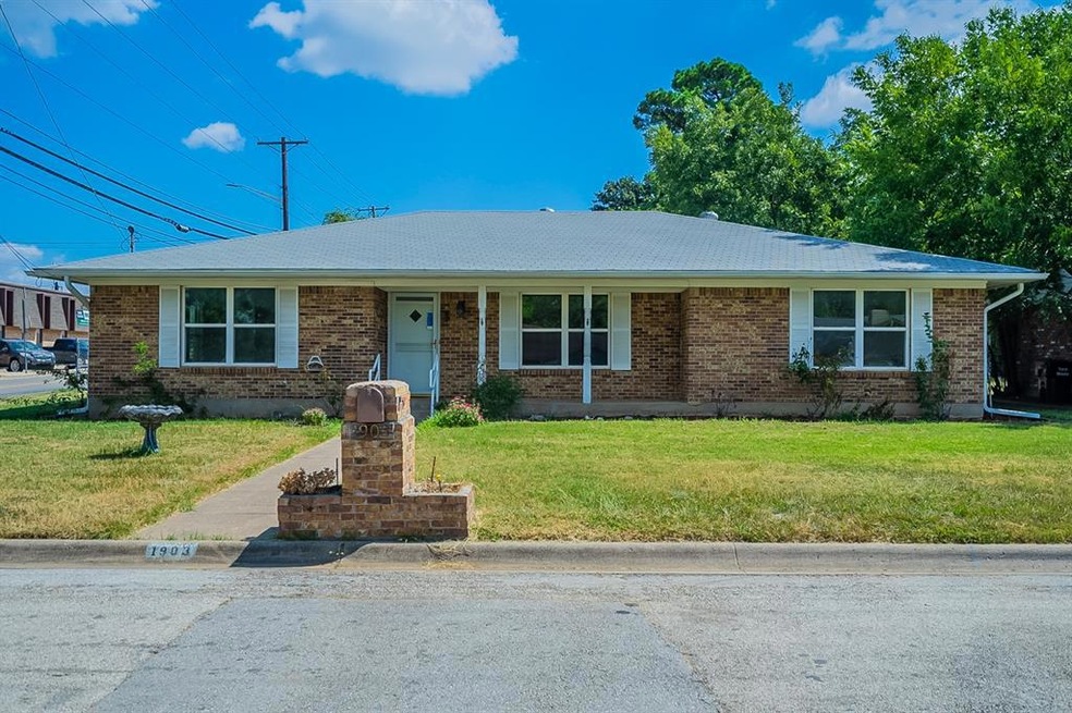1903 Leslie St, Denton, TX 76205 - photo 1