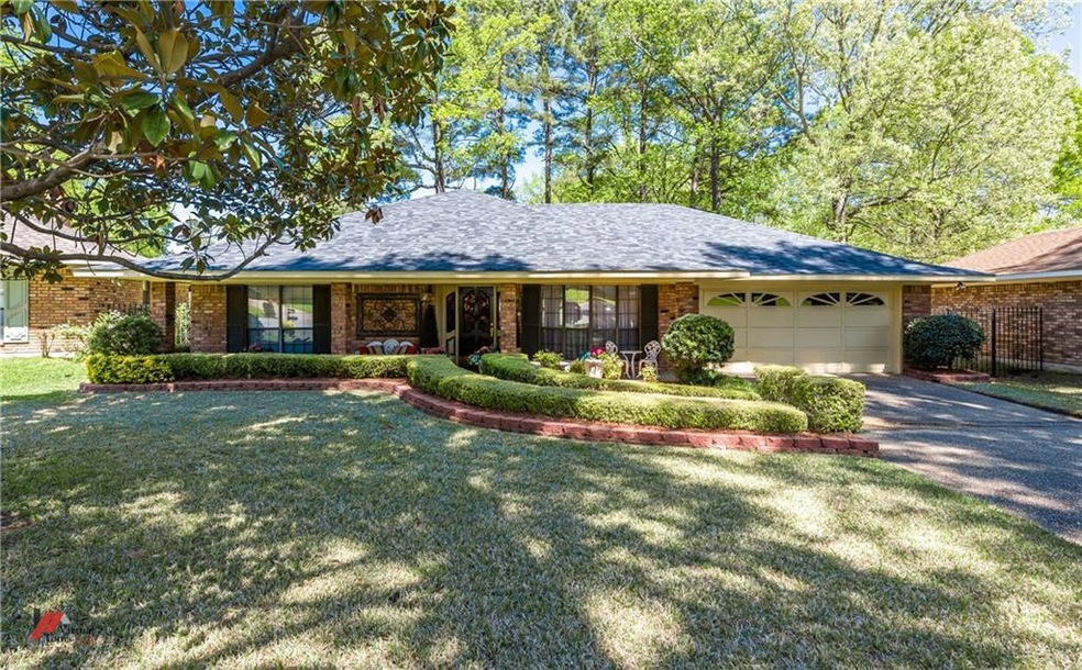 Pristine condition for this Steeple Chase home loc