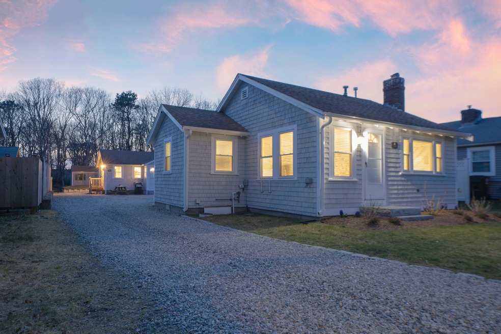 121 Seaview Ave unit A-B, South Yarmouth, MA 02664 - photo 1