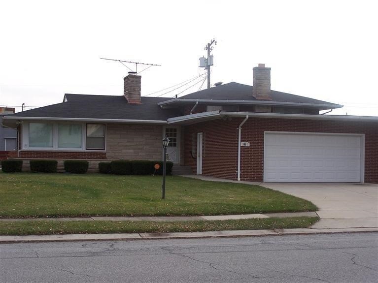 5461 Adams St, Merrillville, IN 46410 - photo 1