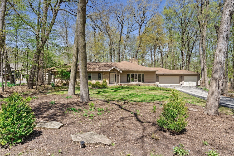 1810 Wedgewood Dr E, Elm Grove, WI 53122 - photo 1