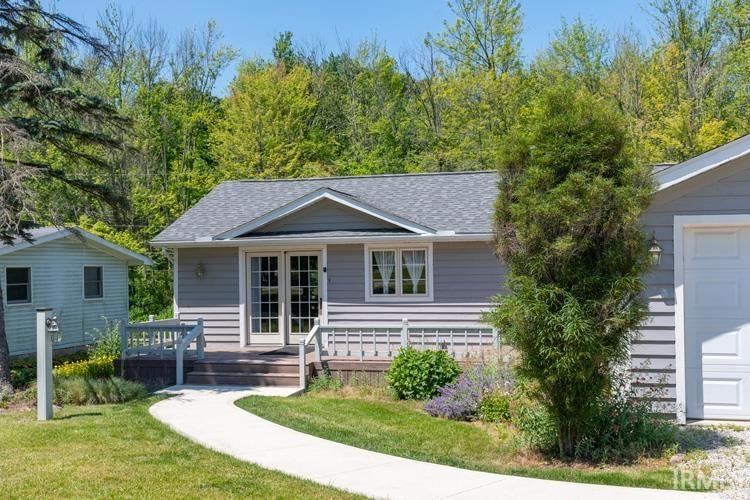 11397 NE Wawasee Dr, Syracuse, IN 46567 - photo 1