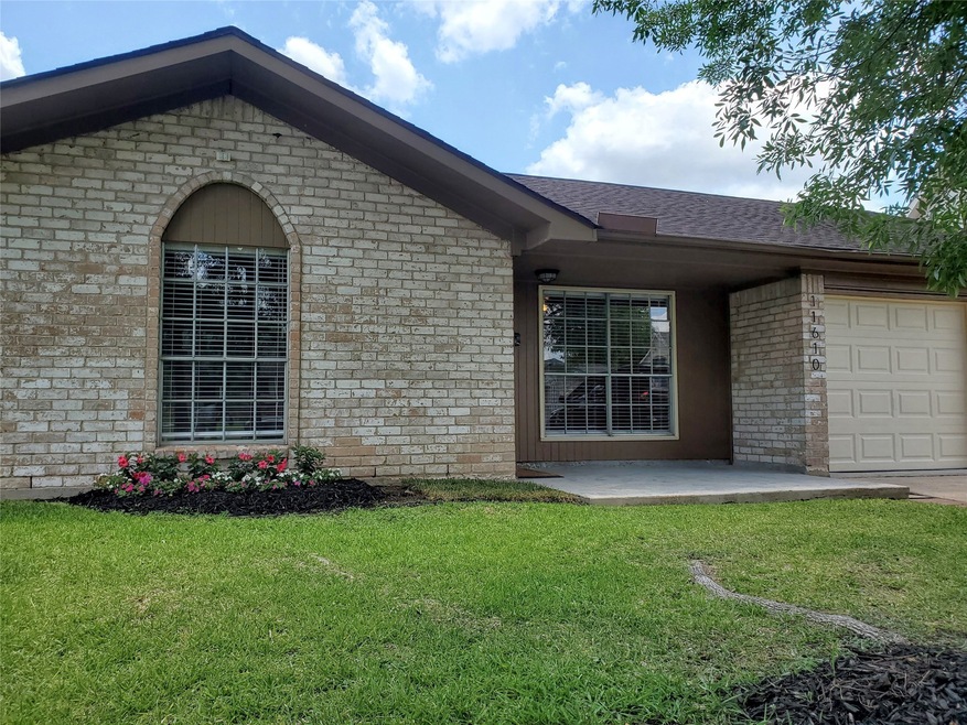 11610 Kirkvalley Dr, Houston, TX 77089 - photo 1