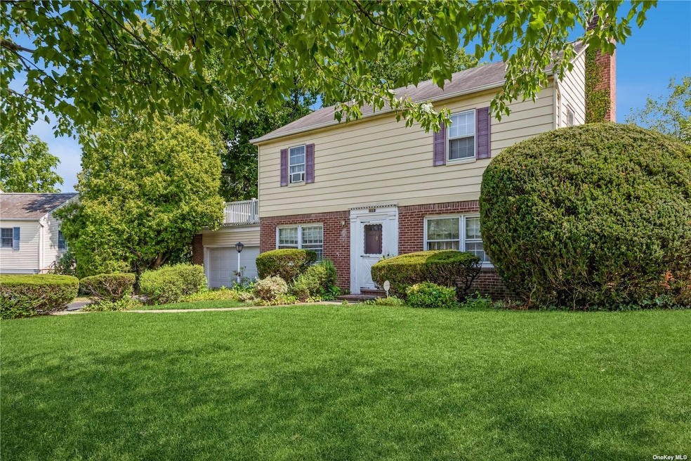 Sold $900,000 • Co-Listing Agent