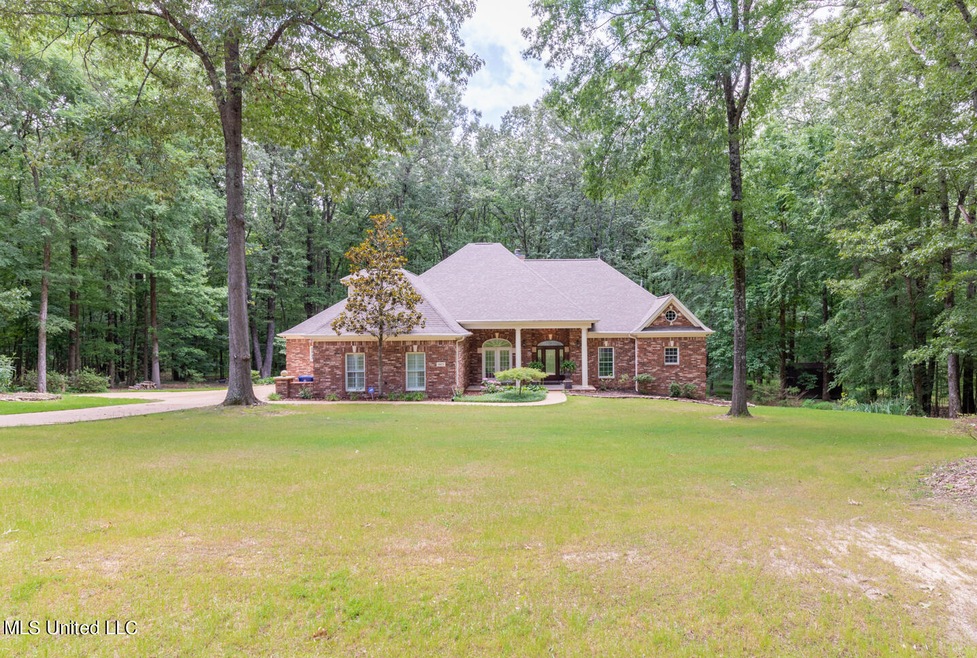 1813 Pecan Dr, Hernando, MS 38632 - photo 1