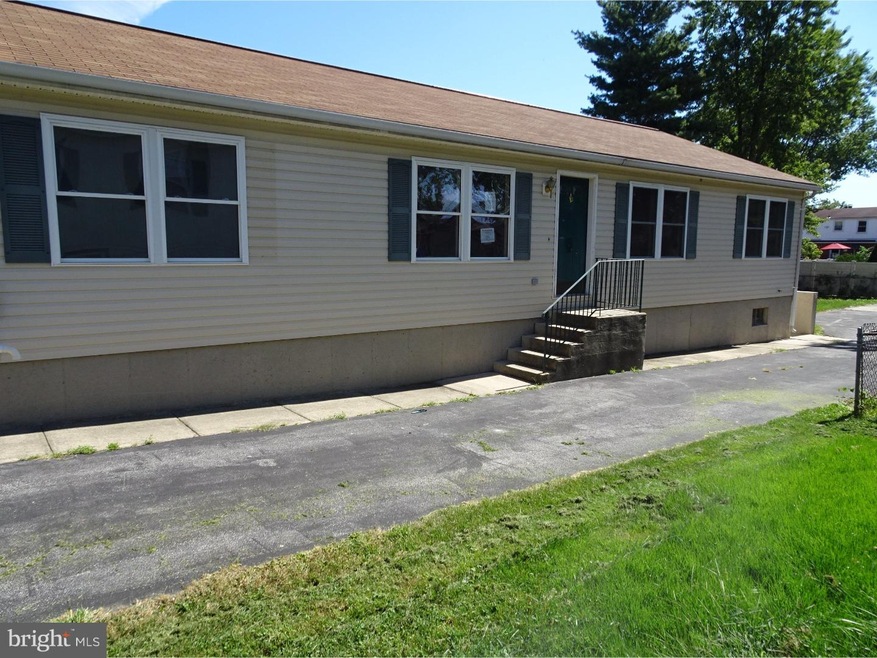 904 Lawnton Terrace, Glenolden, PA 19036 - photo 1