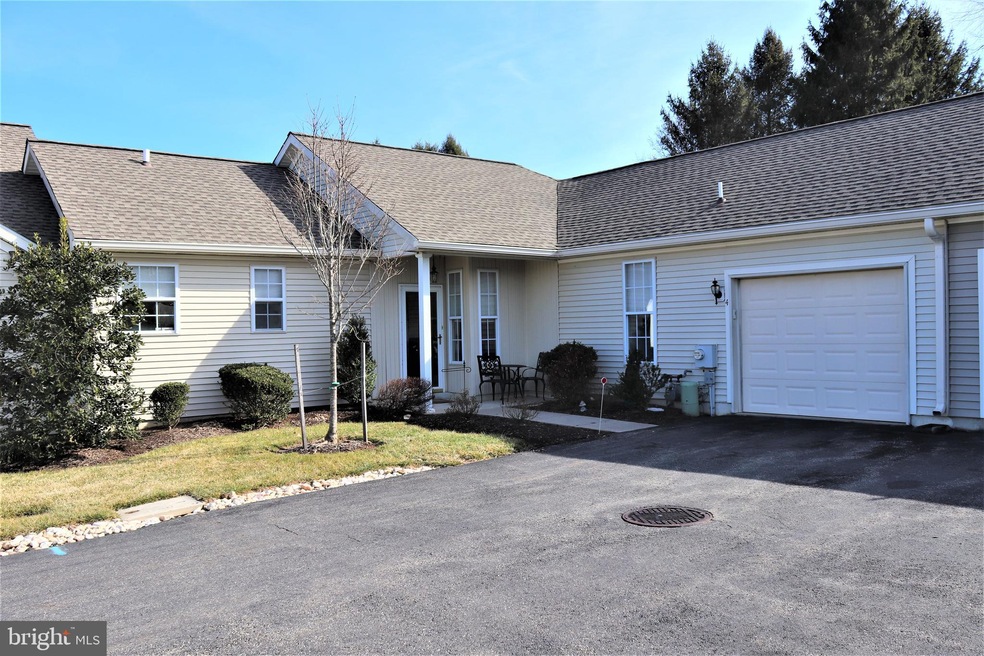 4 W Hunt Master Hollow unit 132, Glen Mills, PA 19342 - photo 1