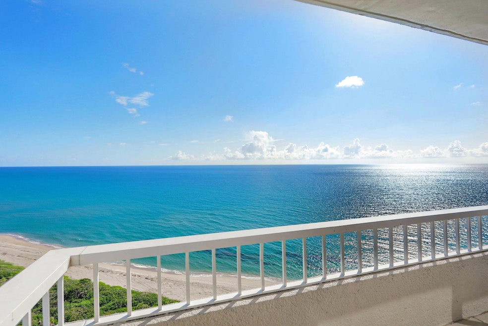 Water Glades unit 20C, Riviera Beach, FL 33404 - photo 1