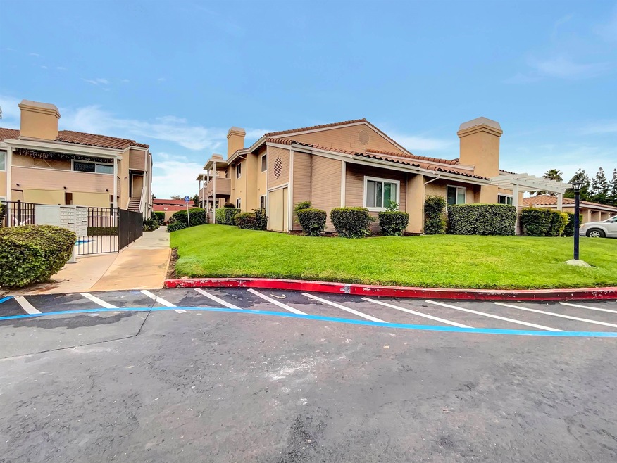 1075 N Escondido Blvd unit 204, Escondido, CA 92026 - photo 1