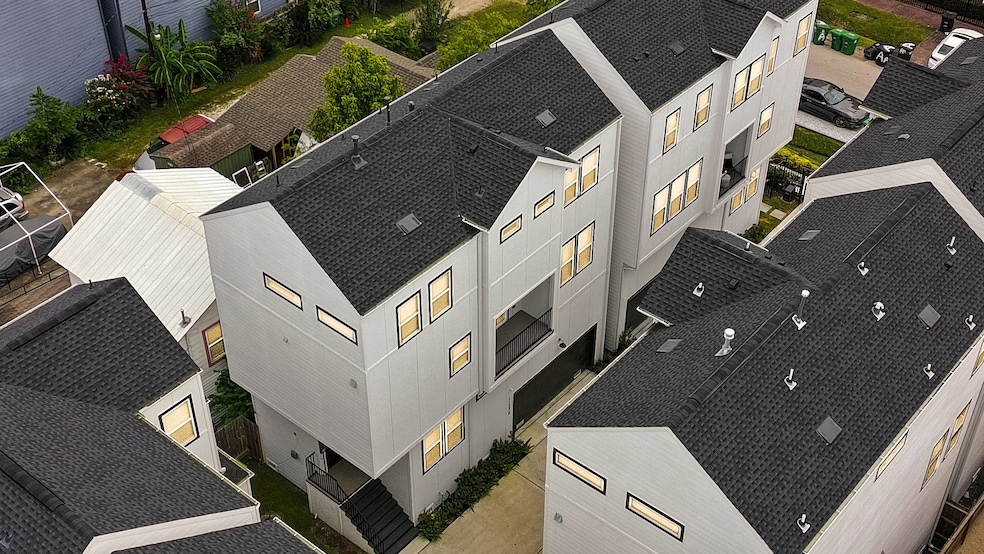 Newly built in 2024, this beautiful 3-story single Oracle City family home in Shady Acres is nestled in an enclave of homes in a secure, gated community and is in close proximity to everything!