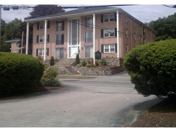 90 E East Broadway St unit 33, Derry, NH 03038 - photo 1