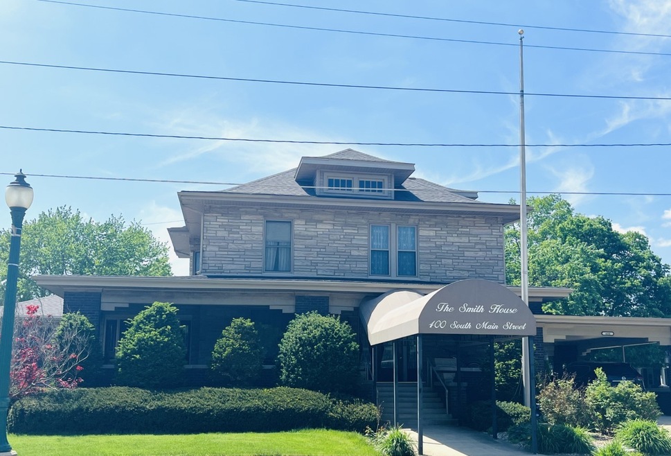 400 S Main St, Tuscola, IL 61953 - photo 1