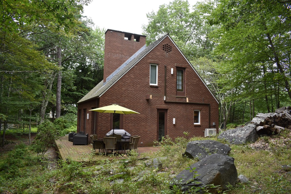 123 Whipple Tree Ln, Hawley, PA 18428 - photo 1