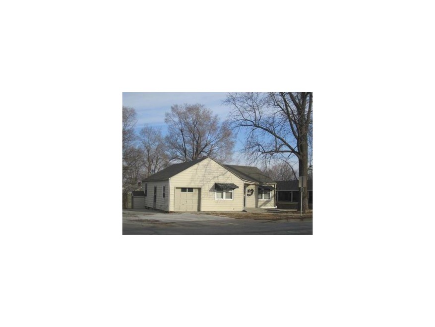 101 SW 2nd St