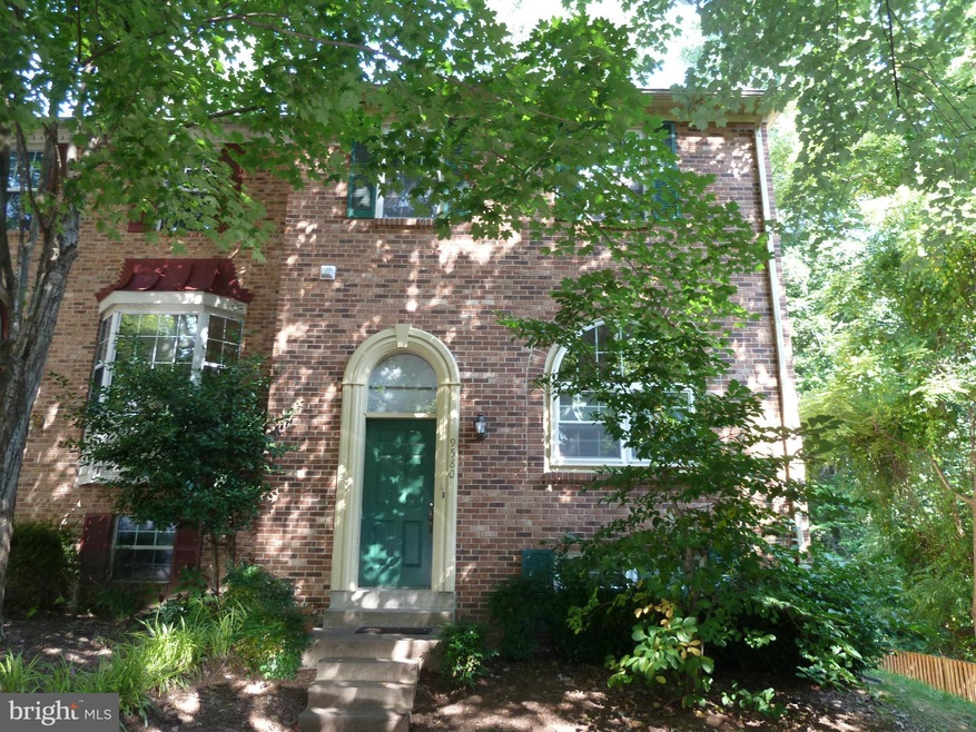 9580 Lindenbrook St, Fairfax, VA 22031 - photo 1